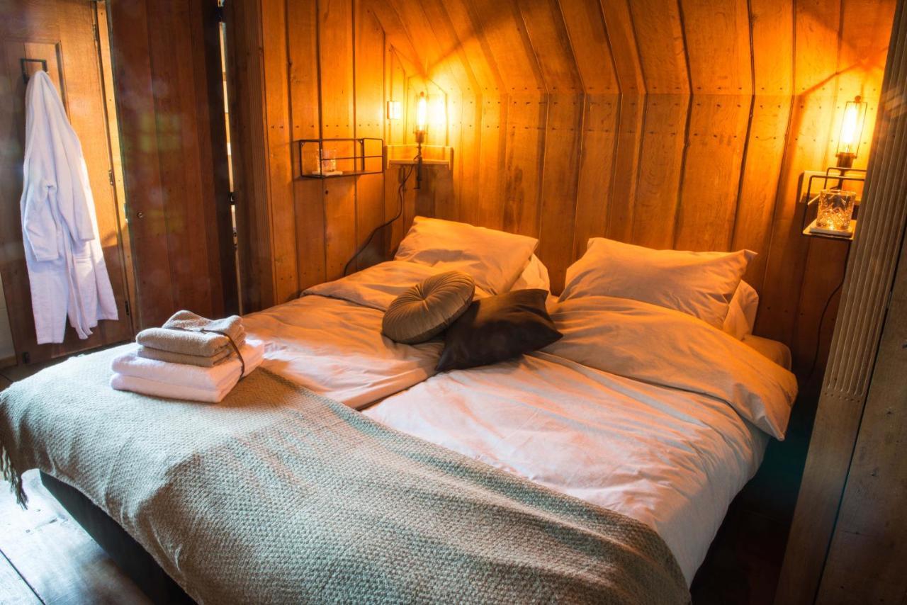 Tweepersoonskamer met een Eigen Externe Badkamer